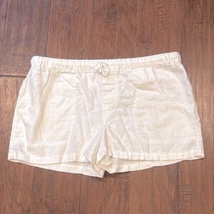 Size 8 Banana Republic White Cargo Shorts Relaxed Fit